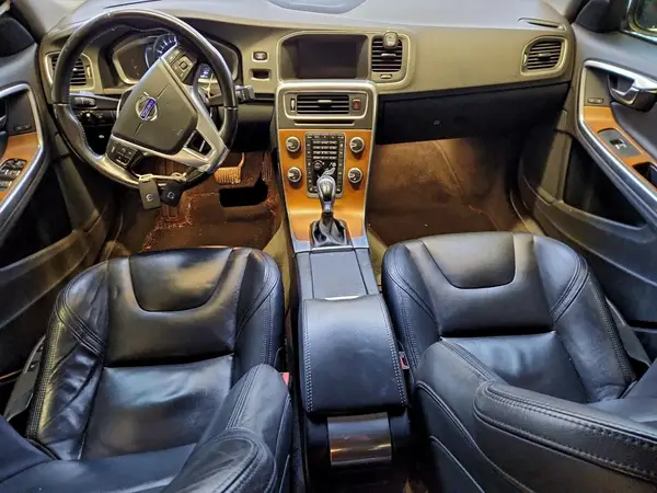 LYV402FKXGB105213 2016 VOLVO S60 - Image 8