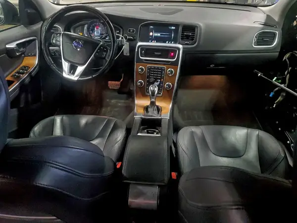 LYV402FM4GB113910 2016 VOLVO S60 - Image 8