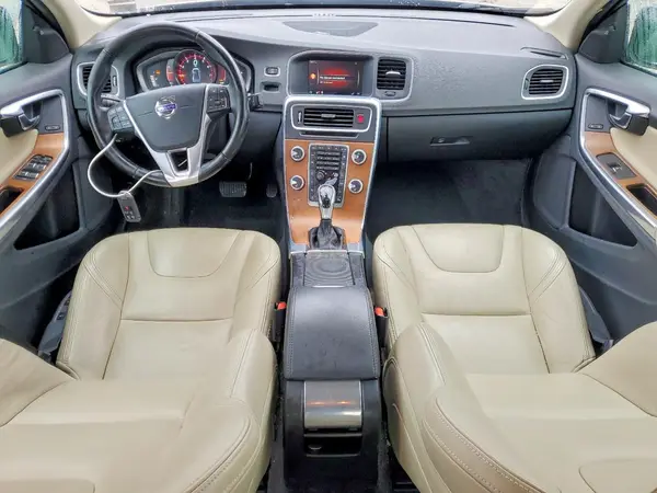 LYV402FM6GB100186 2016 VOLVO S60 - Image 8