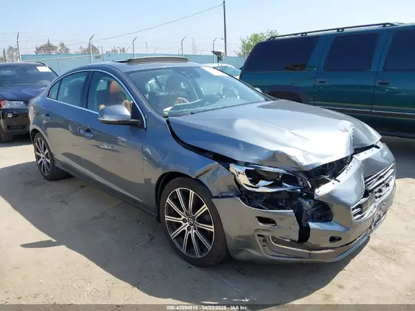LYV402FM8GB111058 2016 VOLVO S60 - Image 1