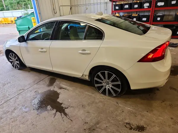 LYV402HK0JB180068 2018 VOLVO S60 - Image 2