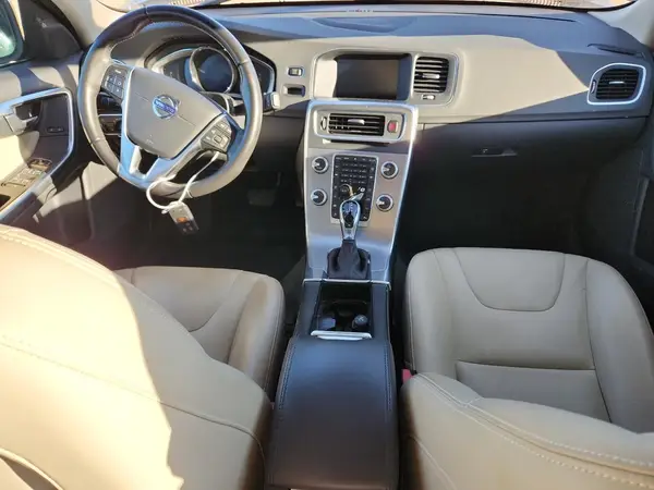 LYV402HK3HB196100 2017 VOLVO S60 - Image 8