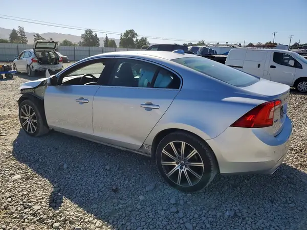 LYV402HK6JB164604 2018 VOLVO S60 - Image 2