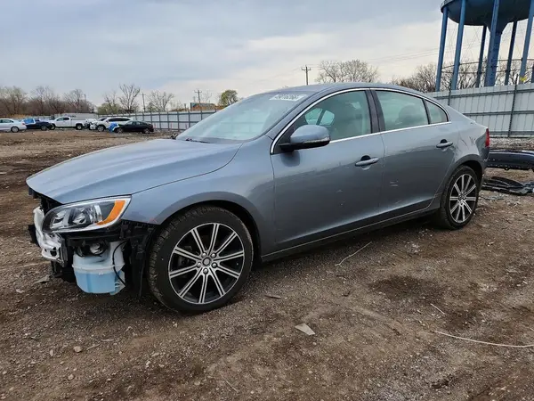LYV402HK6JB185873 2018 VOLVO S60 - Image 1