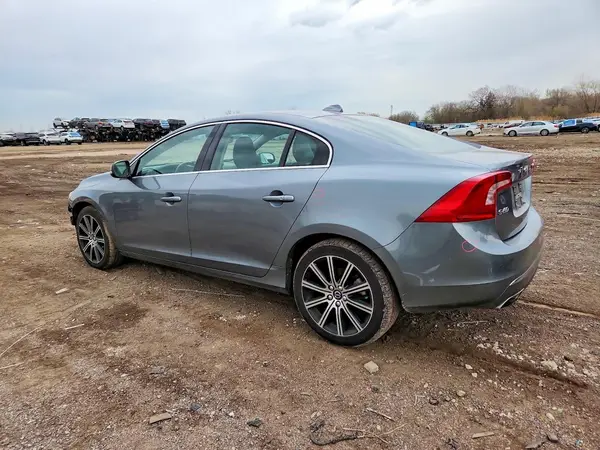 LYV402HK6JB185873 2018 VOLVO S60 - Image 2