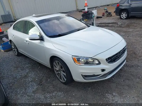LYV402HK7JB165941 2018 VOLVO S60 - Image 1