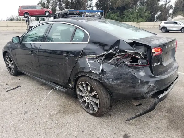 LYV402HK8JB166323 2018 VOLVO S60 - Image 2
