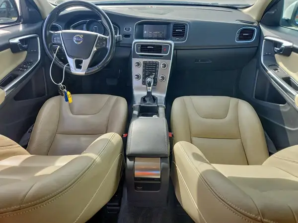 LYV402HK8JB173238 2018 VOLVO S60 - Image 8