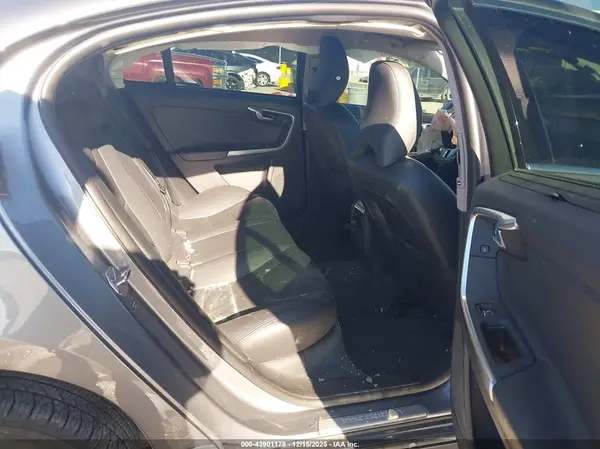 LYV402HKXHB195557 2017 VOLVO S60 - Image 8