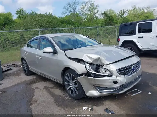 LYV402HKXJB172494 2018 VOLVO S60 - Image 1