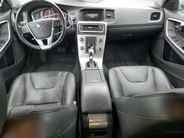 LYV402HKXJB177436 2018 VOLVO S60 - Image 8