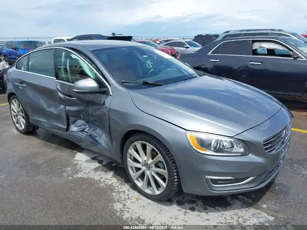 LYV402HM3HB132589 2017 VOLVO S60 - Image 1