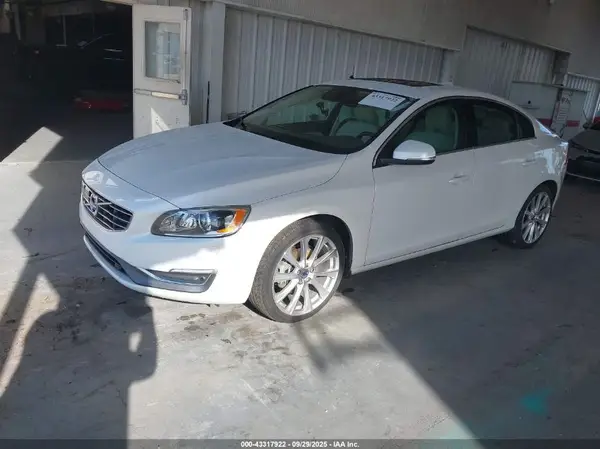 LYV402HM3HB195742 2017 VOLVO S60 - Image 2