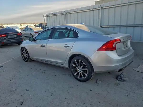 LYV402HM9HB140518 2017 VOLVO S60 - Image 2