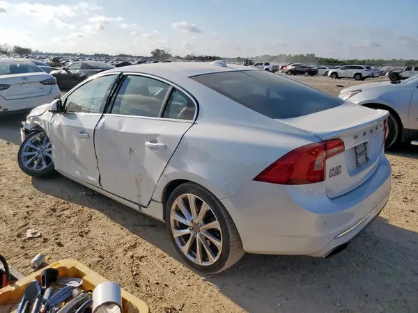 LYV402HM9JB178014 2018 VOLVO S60 - Image 2