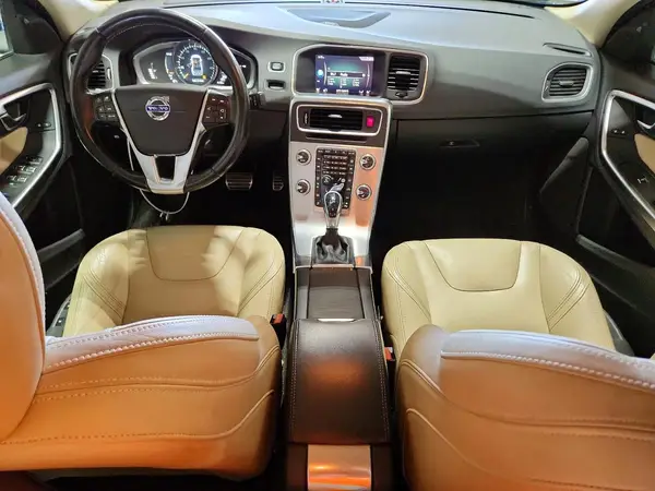 LYV402HMXJB179852 2018 VOLVO S60 - Image 8