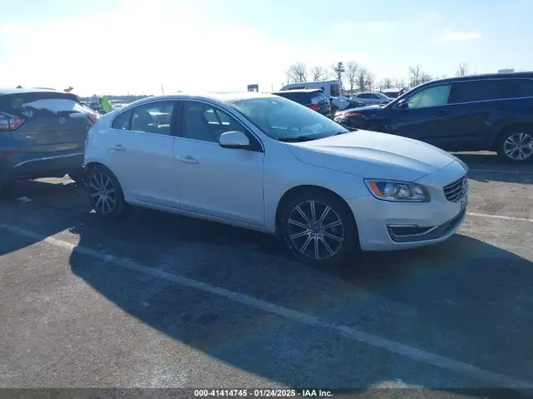 LYV402TK0HB152997 2017 VOLVO S60 - Image 1