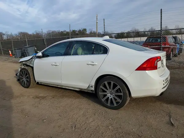 LYV402TK0JB174200 2018 VOLVO S60 - Image 2