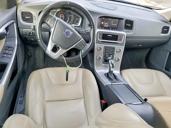 LYV402TK0JB174200 2018 VOLVO S60 - Image 8