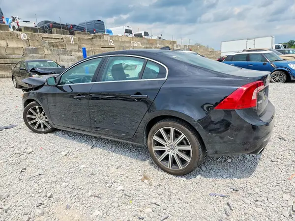 LYV402TK1JB157986 2018 VOLVO S60 - Image 2