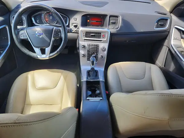 LYV402TK2JB164879 2018 VOLVO S60 - Image 8