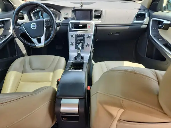 LYV402TK2JB173887 2018 VOLVO S60 - Image 8