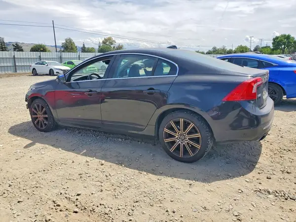 LYV402TK2JB178376 2018 VOLVO S60 - Image 2