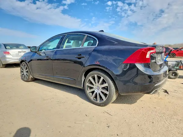 LYV402TK4HB139444 2017 VOLVO S60 - Image 2