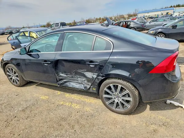 LYV402TK4JB178301 2018 VOLVO S60 - Image 2