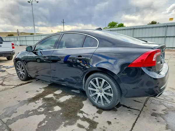 LYV402TK6HB154592 2017 VOLVO S60 - Image 2