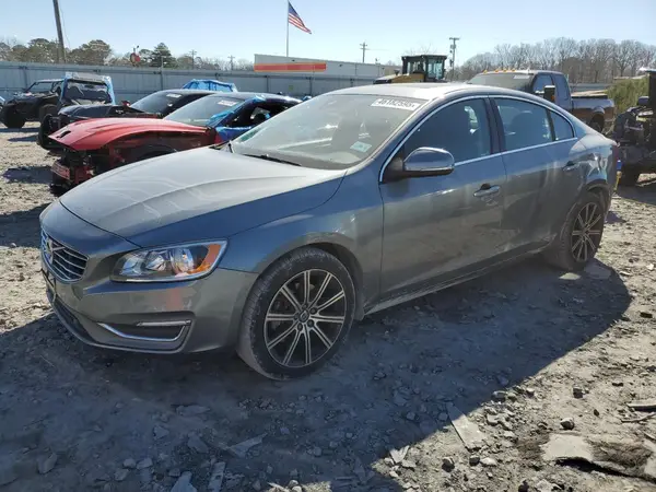 LYV402TK7JB175800 2018 VOLVO S60 - Image 1
