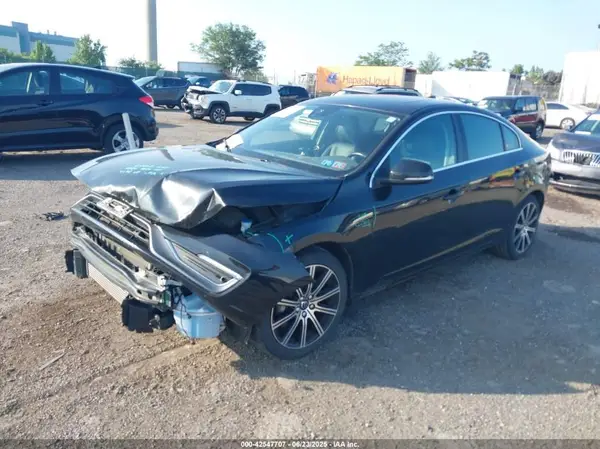 LYV402TK8JB157757 2018 VOLVO S60 - Image 2