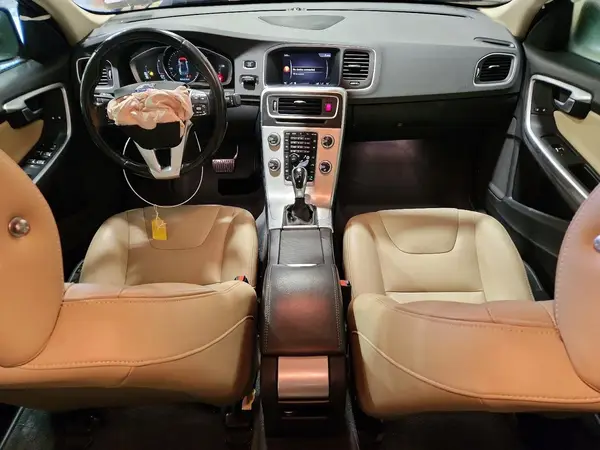 LYV402TK9JB166676 2018 VOLVO S60 - Image 8