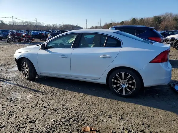 LYV402TK9JB171845 2018 VOLVO S60 - Image 2