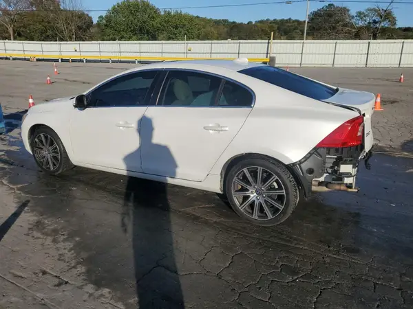 LYV402TKXHB129968 2017 VOLVO S60 - Image 2