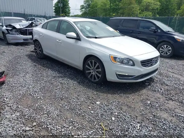 LYV402TKXJB162524 2018 VOLVO S60 - Image 1