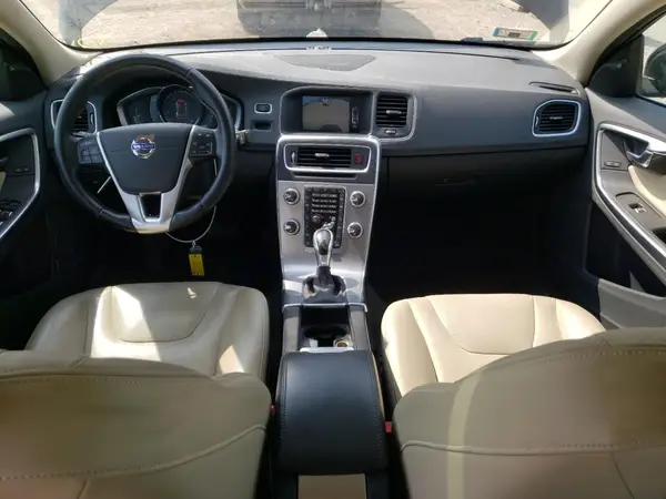 LYV402TKXJB163012 2018 VOLVO S60 - Image 8