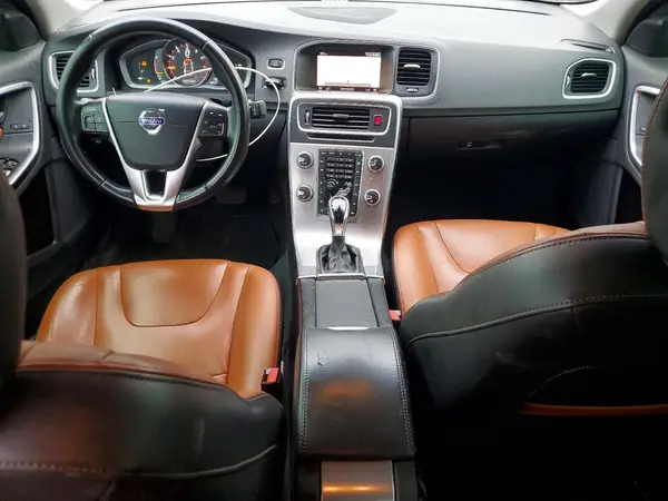 LYV402TKXJB173636 2018 VOLVO S60 - Image 8
