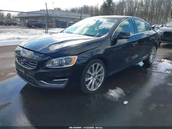 LYV402TM1JB158640 2018 VOLVO S60 - Image 2