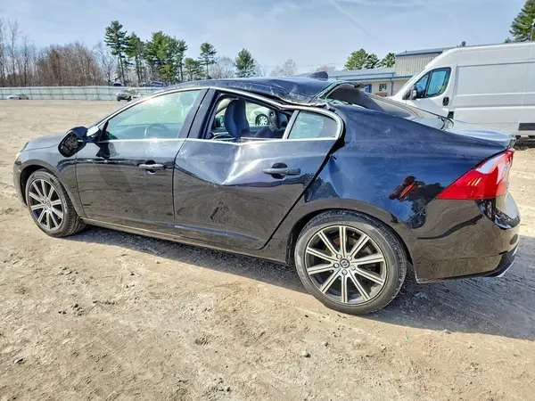 LYV402TM4JB173682 2018 VOLVO S60 - Image 2