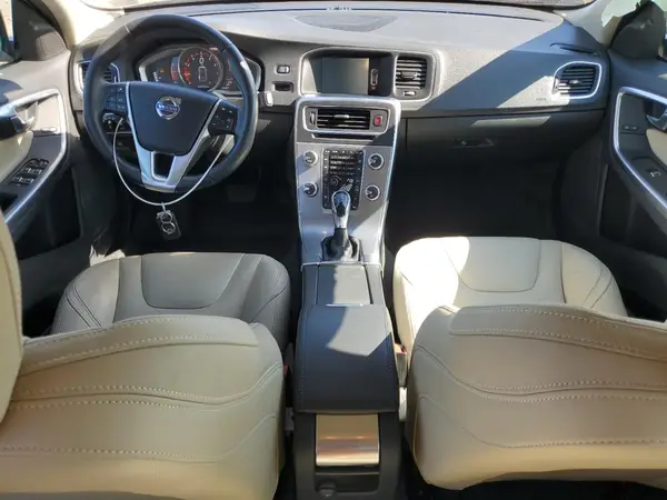 LYV402TM9JB156991 2018 VOLVO S60 - Image 8