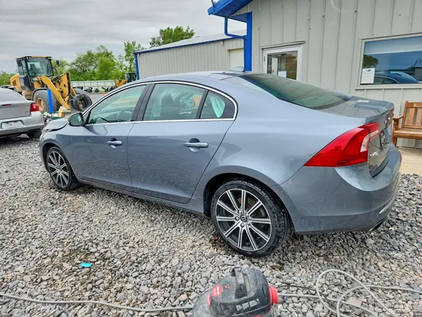 LYV612TM1GB107718 2016 VOLVO S60 - Image 2