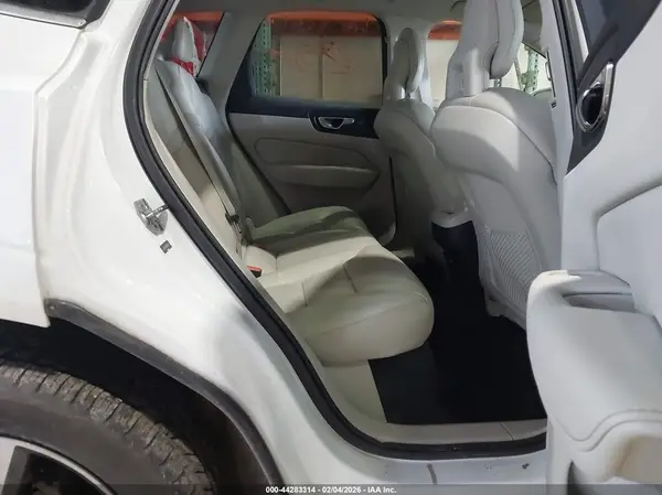 LYVA22RK0JB087739 2018 VOLVO XC60 - Image 8