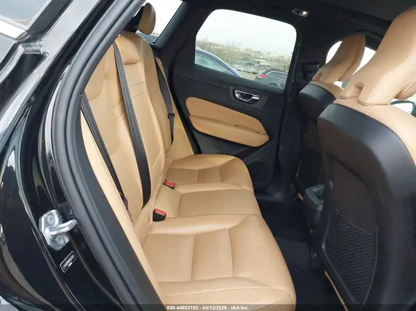 LYVA22RK0KB237382 2019 VOLVO XC60 - Image 8