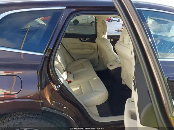 LYVA22RK1JB077446 2018 VOLVO XC60 - Image 8