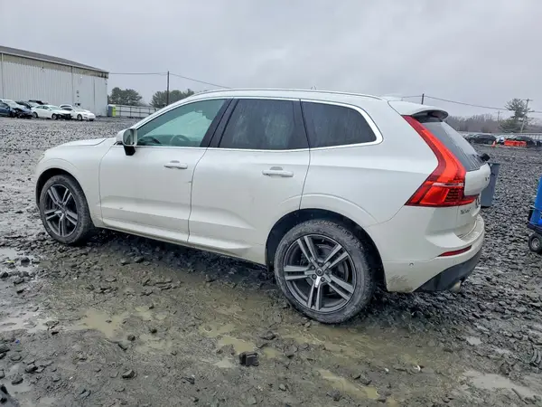 LYVA22RK1JB117587 2018 VOLVO XC60 - Image 2
