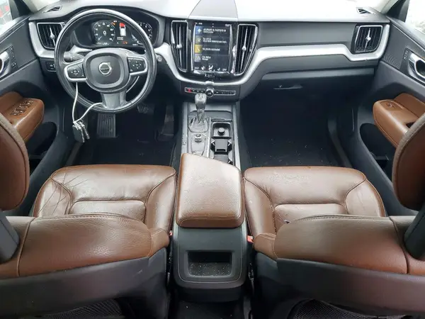LYVA22RK1JB117587 2018 VOLVO XC60 - Image 8