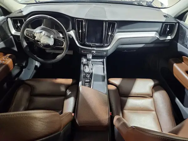 LYVA22RK1KB247628 2019 VOLVO XC60 - Image 8