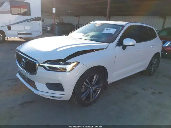 LYVA22RK2JB096703 2018 VOLVO XC60 - Image 2