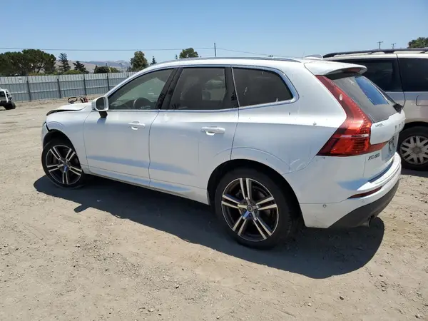 LYVA22RK2JB113449 2018 VOLVO XC60 - Image 2